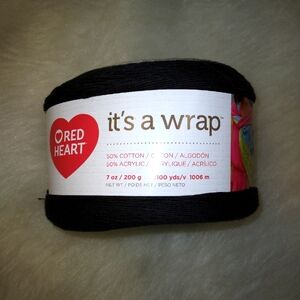 YARN Red Heart It's A Wrap, 7 ounce cake in Thriller